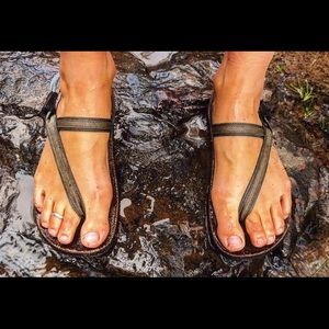 Earth Runners Circadian Lifestyle Sandals - Men's 5 / Women's 7 / Grey Style.